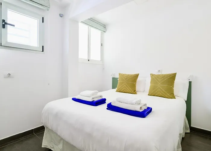 Charming 2 Bedroom Retreat With Beachfront Views Appartement San Bartolomé