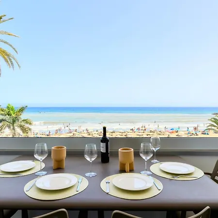 Charming 2 Bedroom Retreat With Beachfront Views San Bartolome de Tirajana (Gran Canaria)