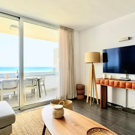 Διαμέρισμα Charming 2 Bedroom Retreat With Beachfront Views