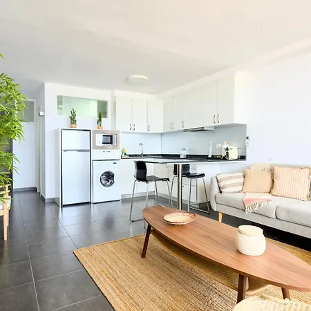 Διαμέρισμα Charming 2 Bedroom Retreat With Beachfront Views *