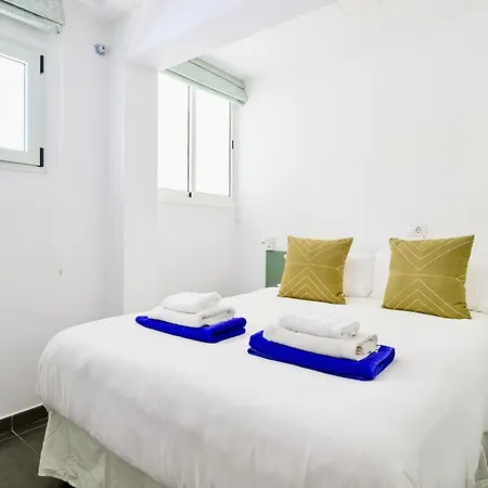 Charming 2 Bedroom Retreat With Beachfront Views Appartement San Bartolomé